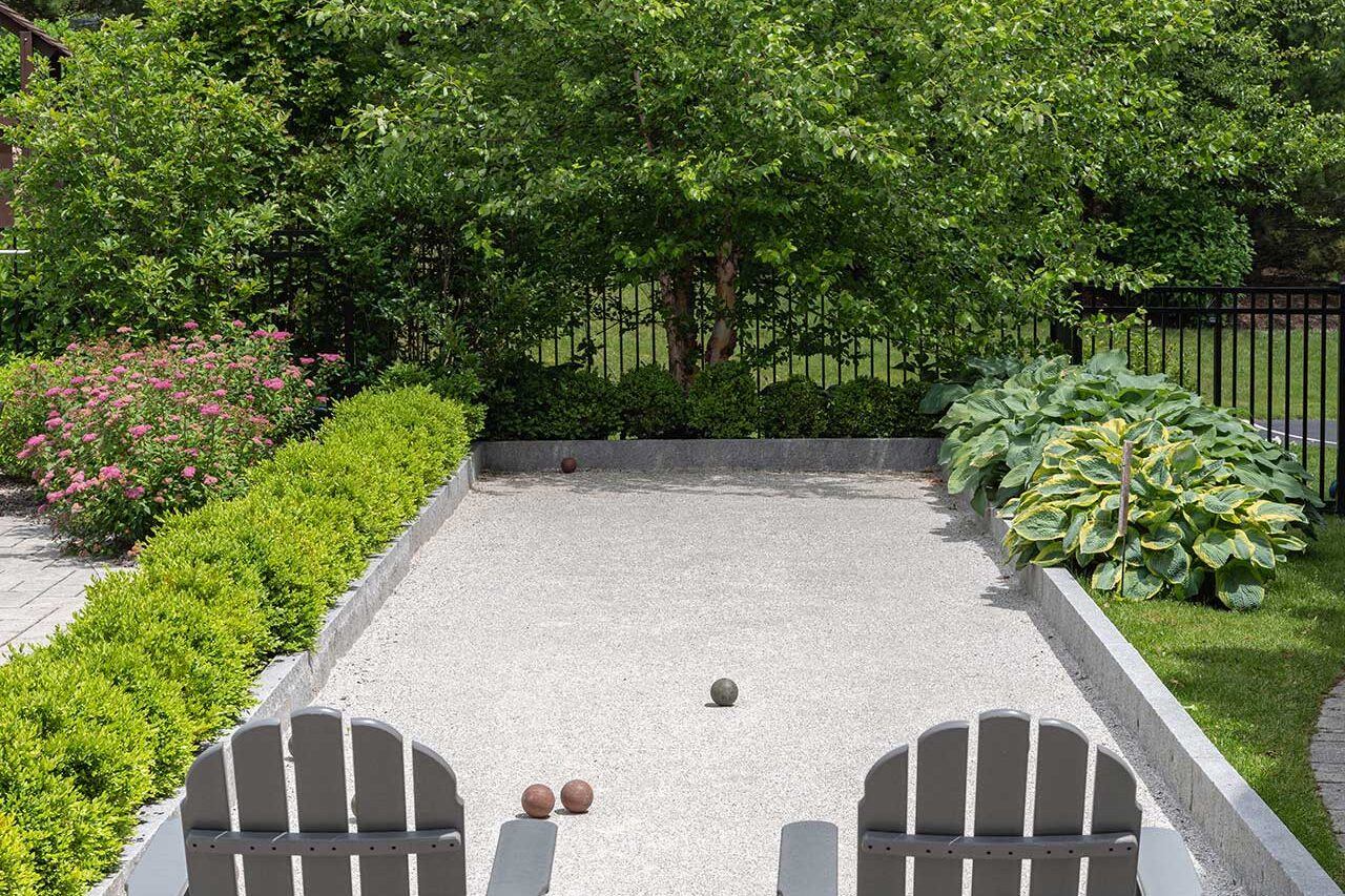 Classic charm with a boxwood hedge border