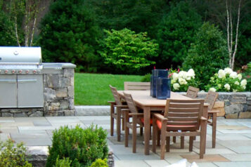 Top 10 Things to Consider When Designing an Outdoor Dining Area