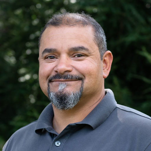 Alex Siqueira - assistant operations manager, installation